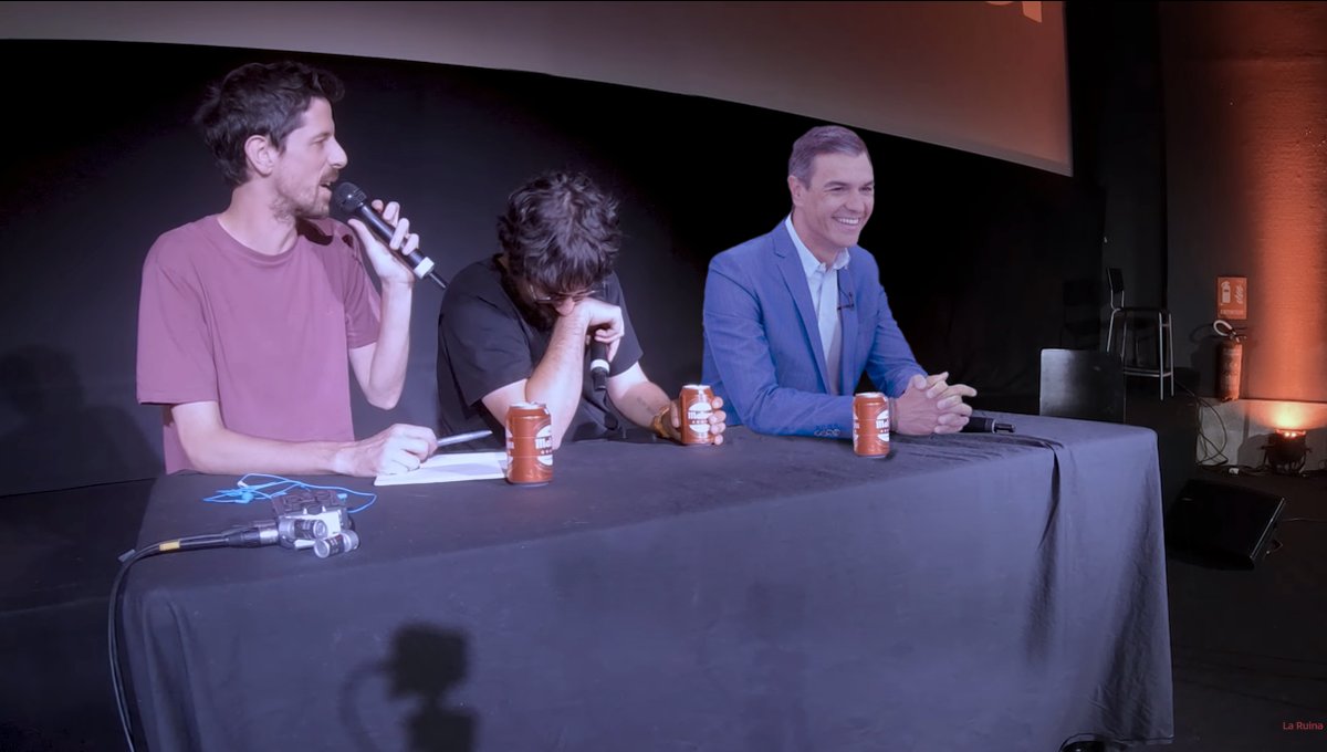 elmundotoday's tweet photo. Pedro Sánchez acude al podcast La Ruina a explicar su primera legislatura como presidente del Gobierno https://t.co/EqjnxloH9w https://t.co/4lc6bASRPI