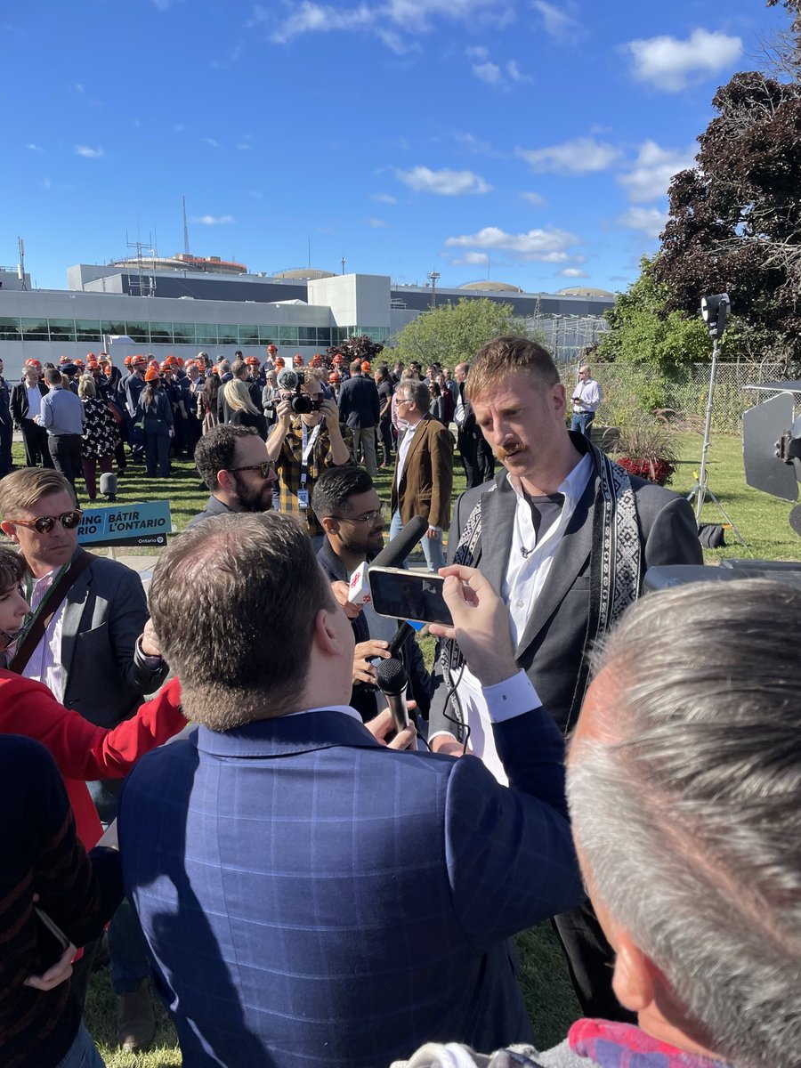Dr_Keefer's tweet photo. Scrumming with the media after the amazing announcement.

PICKERING IS SAVED! 

@PortCityHorgan @JavierBlas @DoombergT @CVOUICNI @PWUConnects @SPEACanada @TheSocietySays https://t.co/WsRSlpPF52