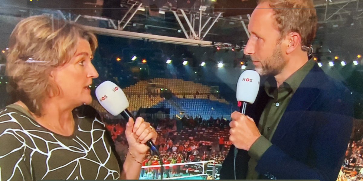 Toernooi directeuren Manon Flier en Lonneke Sloetjes! 
Analyticus NOS Vera Koenen. 
Toppers! Daar kunnen we trots op zijn.