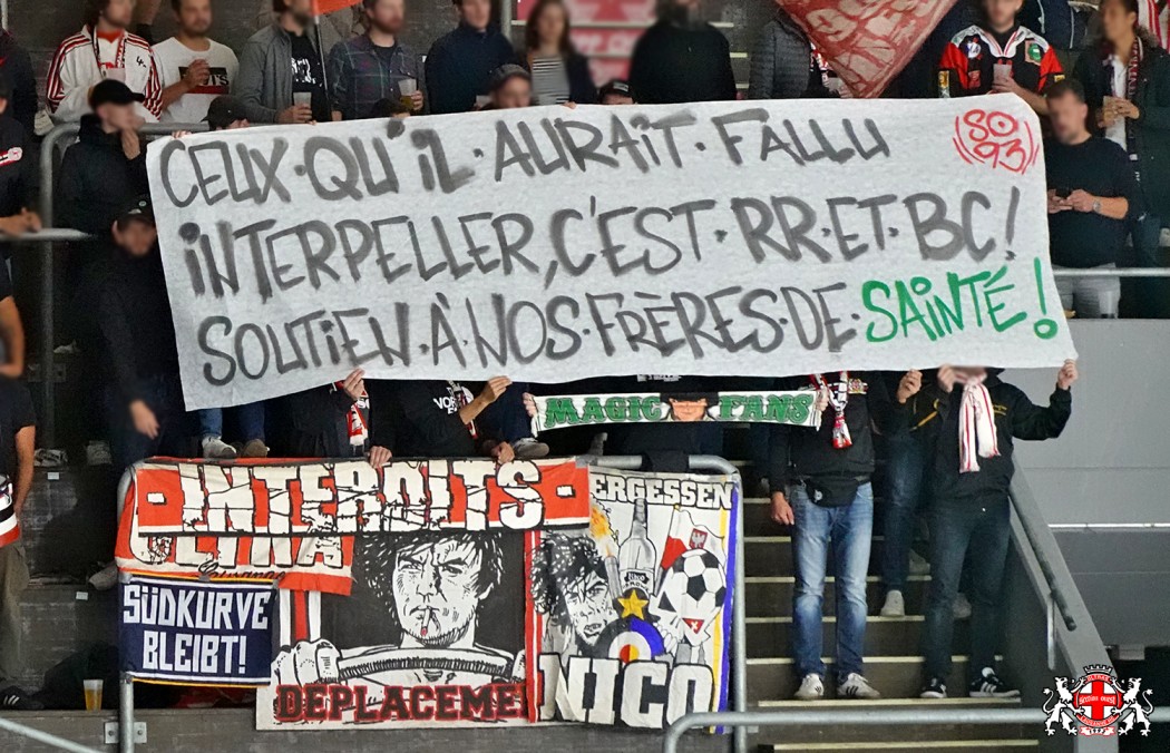 FollowlaL1's tweet photo. Les Ultras de Lausanne soutiennent aussi les Magic Fans et se paient Romeyer et Caïazzo. #ASSE #SO93 https://t.co/O0TnLHNUdu