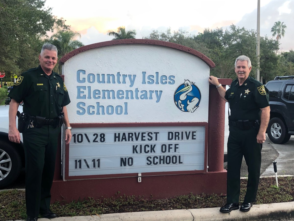 CityofWeston's tweet photo. 😁😁 #TBT to Walk to School Day at Country Isles Park, circa 2019.
Can you name better people to walk to school with than the men and women of @BSOWeston? We can't! Students at #EaglePointElementary can make plans to walk or bike with them again this year on Friday, Oct. 7! https://t.co/X0prfKF8Aj