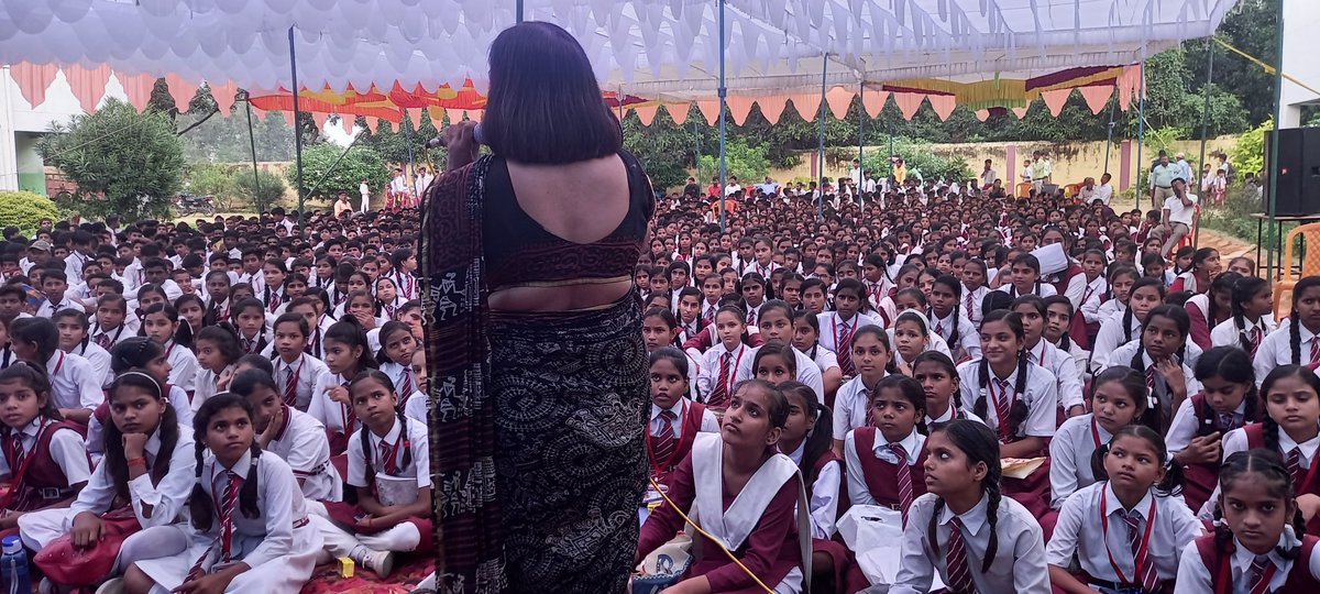 JijiwishaS's tweet photo. Today's session on behalf of WCSO @wpl1090 for #generalbehavior #gendersensitization #womensafety #selfdefense & @cybersecurity in #NationalCollegeSidhauliSitapur for approximately 2000 students
#jijiwishasociety
#womenpowerline
#humforher
#farqpadtahai
#genderequality https://t.co/LTVwrZeQdk