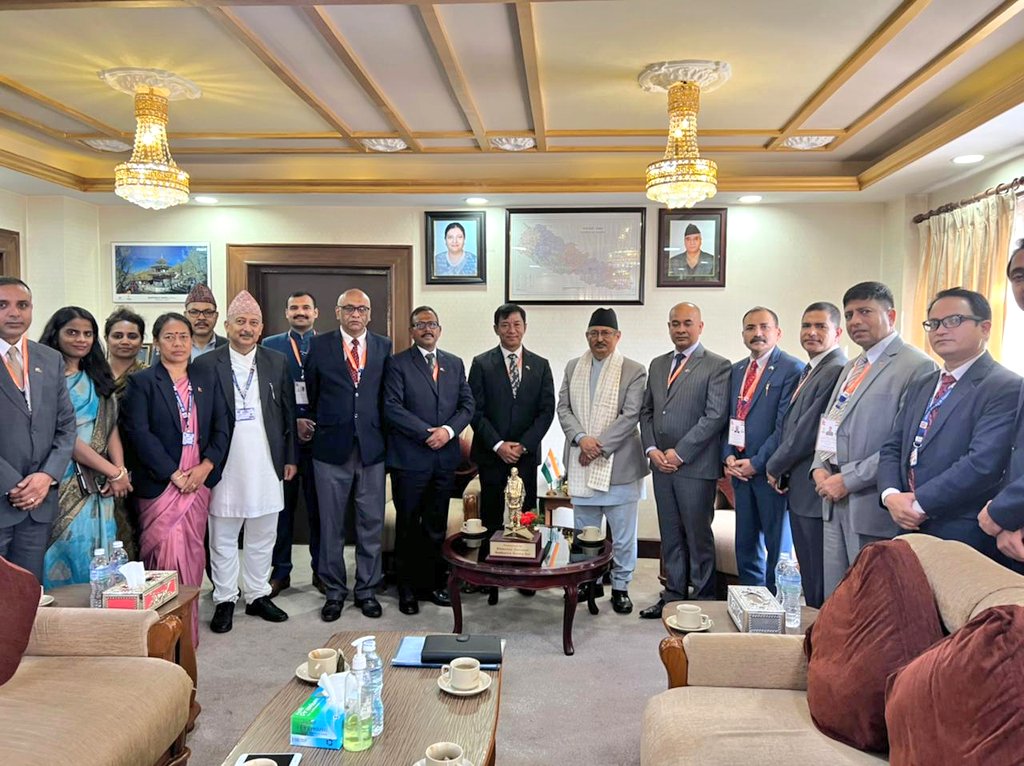SSB_INDIA's tweet photo. @sthaosen #DGSSB &amp; #DGITBP called on Sh. Bal Krishna Khand, Hon’ble Home Minister of Nepal at his Office in Kathmandu. 
He reiterated the commitment of #SSB to work for strengthening the friendship &amp; cooperation between two border forces of India and Nepal.
@HMOIndia
@APFNepalHQ https://t.co/QMZXzXwaaE