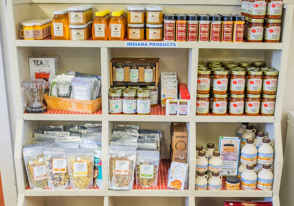 AppleStoreCP's tweet image. Did you know The Apple Store at @ConnerPrairie has a wonderful selection of items 'Made in Indiana'? 🏁 We've got your taste buds covered. 😋

Open Wed. - Sun., 12P-5P. 🍎

Discover more: bit.ly/2JwiZQd

#AppleStoreAtCP #ConnerPrairie #MadeInIndiana #Indiana