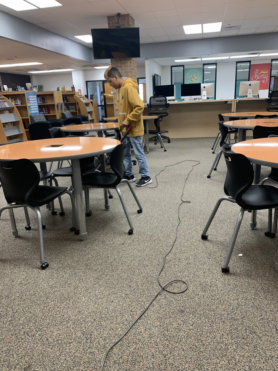 nataliequichoc1's tweet photo. Keeping @ClarkTxLib clean!
Clark Work Center students learning soft skills needed for home and work! #ClarkWorkCenter https://t.co/47TTbnEiVg