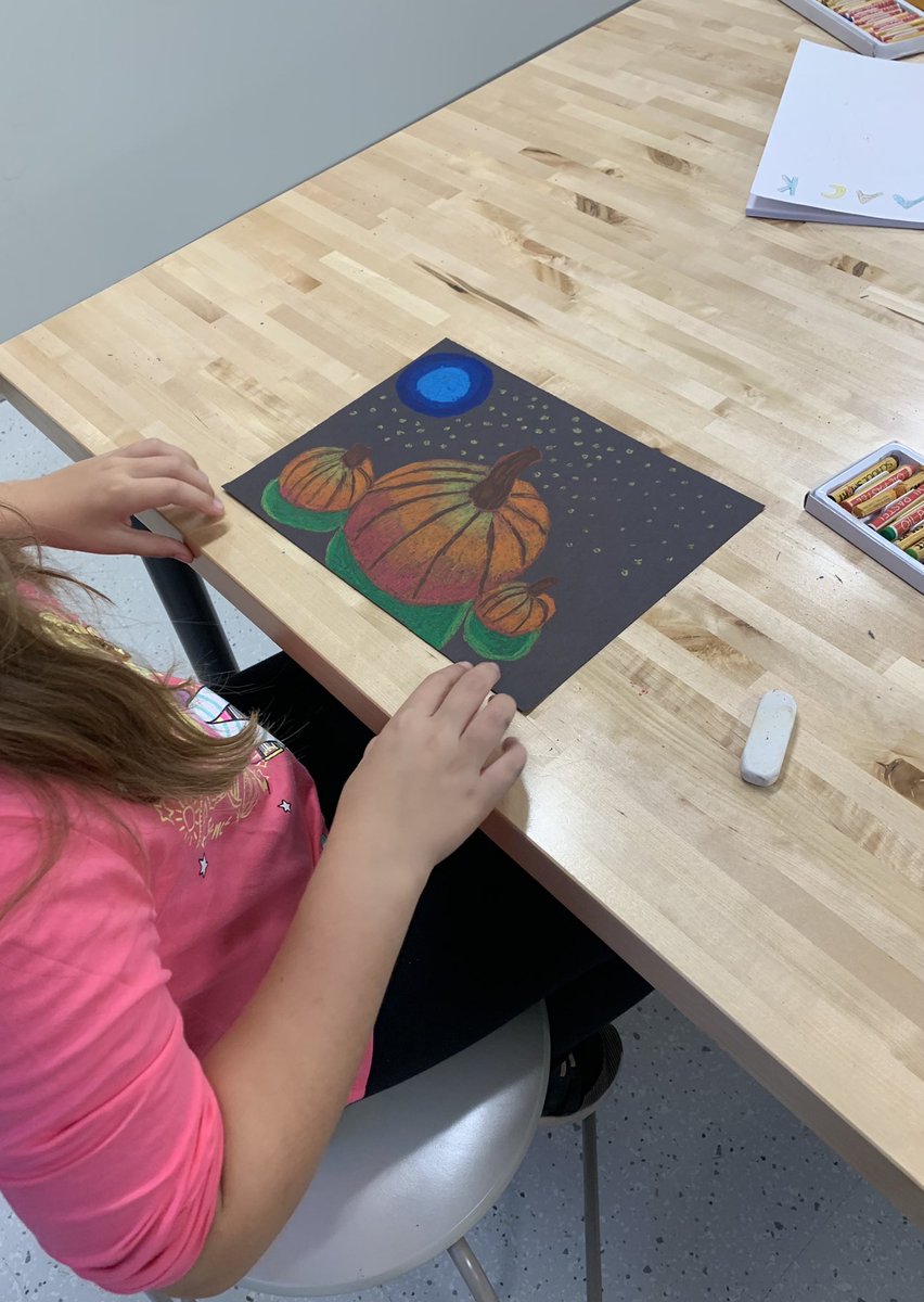 MrsPatzold_BCPS's tweet photo. “R” amazing fourth grade artists demonstrating the use of analogous colors to create their still life pumpkin drawings! https://t.co/PMQP3v3CYf