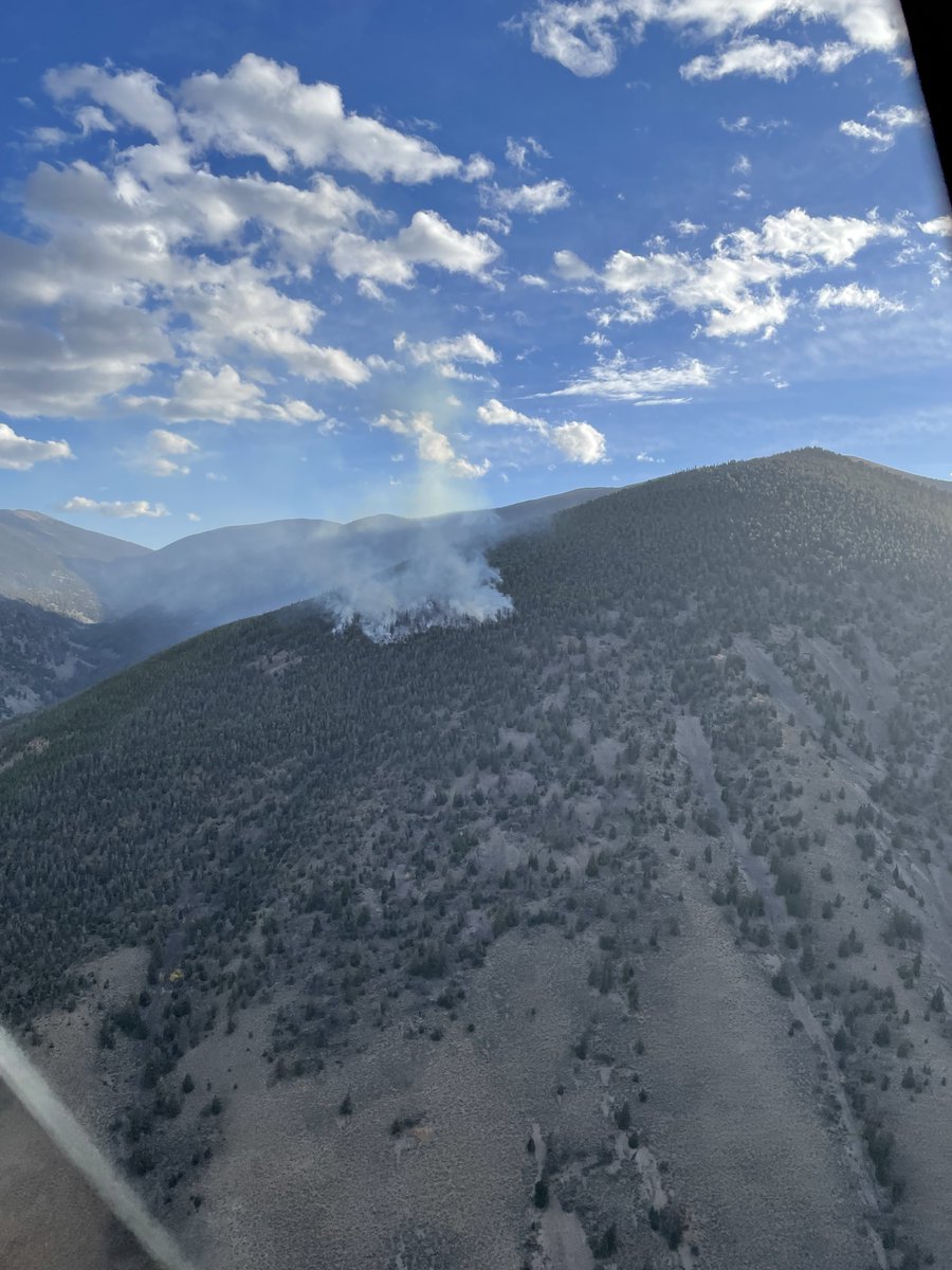 salmonchallisnf's tweet photo. New Fire: The Patterson Fire is estimated at 10 acres. The fire is located approximately 13 miles southeast of May on the CYFRD. The fire is burning in subalpine & Douglas fir. A Type I & Type III helicopter are doing bucket drops on the fire to slow fire spread. https://t.co/zqcDGCjEM4