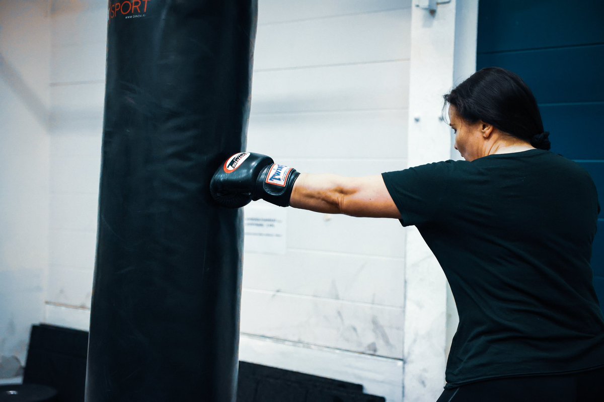 WellgymF's tweet photo. KUNTONYRKKEILYKURSSI WELL GYM TURKU

Tule kuntonyrkkeilykurssille oppimaan kuntonyrkkeilyn perusteet ja kasvattamaan kuntoa. 

Kuntonyrkkeilykurssi Well Gym Turussa viikosta 43 alkaen maanantaisin ja torstaisin klo 16.45-18.00.

Lue lisää: https://t.co/ZiDpRddm4B

#turku #wellgym https://t.co/4duIKybB4W