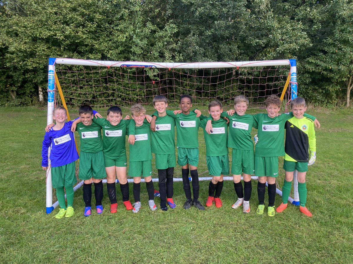MrEnnis4's tweet photo. Good first game for our year 5/6 boys team with a 2-2 draw with local school @cheshamprimary (thanks for having us) fantastic to be back playing competitive sport ⚽️ @StJosephStBede https://t.co/VjrJAlz9wU