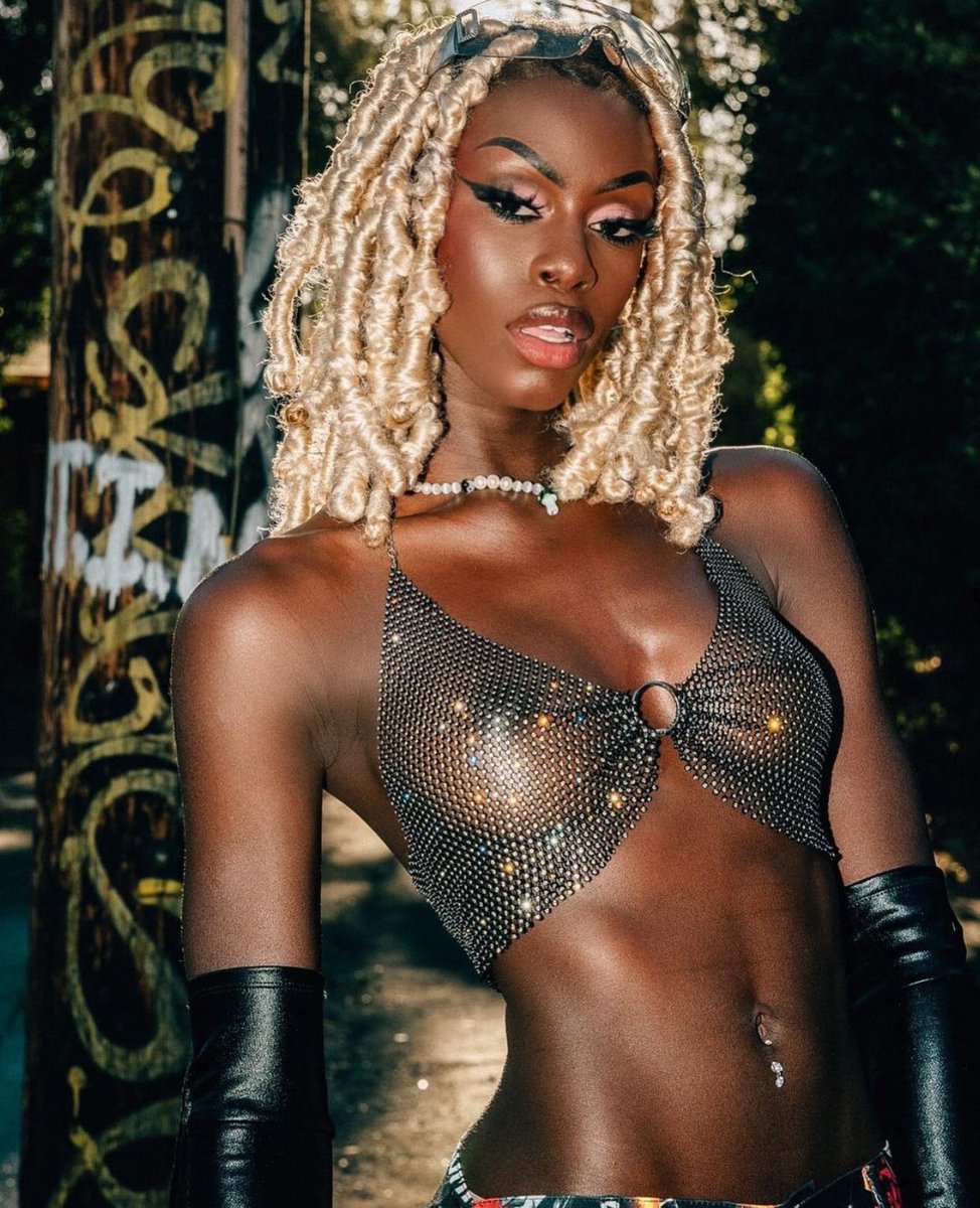 DiegoCRAFTNU's tweet photo. WE LOVE DIARRA
QUEEN DI 🤎
#DiarraSylla #Diarra #QueenDi #WeLoveDiarra https://t.co/oJij3oxs4V