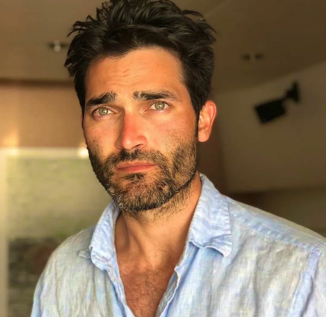 obsessed_wolfu's tweet image. Tyler Hoechlin es tan lindo 🥰