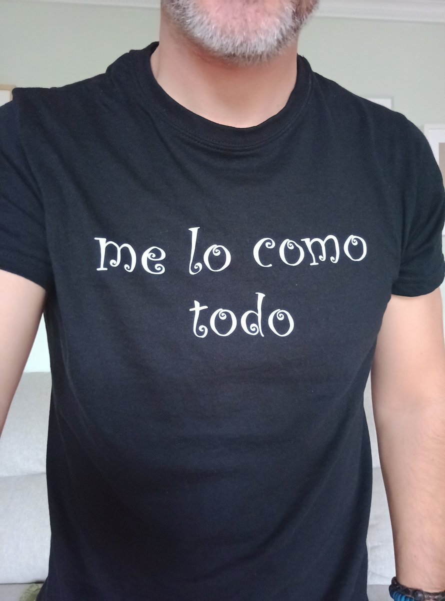 HectorEnemigo's tweet photo. Esta tarde he quedado para cervecear y quizá cenar 🍻💣
#MeLoComoTodo
#MisCamis https://t.co/NbdfV7pZlz