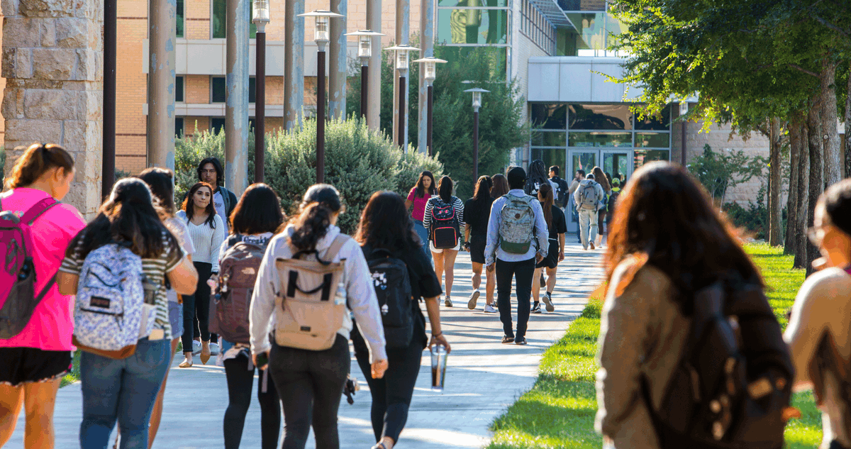 "It's so rewarding to welcome both the largest freshman class and the highest number of transfer students ever to the University," shares @UTPB's <a href="/UTPBpres/">Sandy Woodley</a>. A record achievement for UT Permian Basin! yhoo.it/3RlQtB1