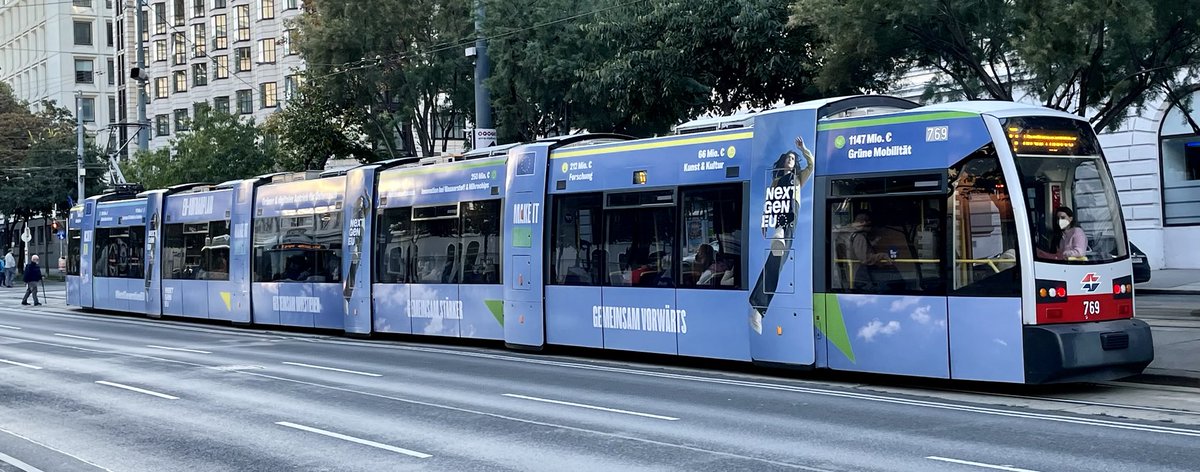 wbogensberger's tweet photo. Das ist schon sehr cool. Die #NGEU - BIM zirkuliert in #Wien.
#NextGenerationEU - das ist mehr als nur ein Aufbauplan
#MakeItReal
#MakeItGreen
#MakeItDigital
#MakeItHealthy
#MakeItStrong
#MakeItEqual
https://t.co/9E05VxEjRP https://t.co/VPONCeVWZM
