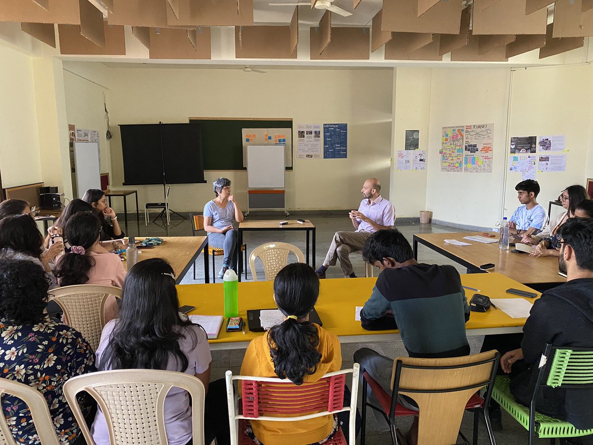 BusinessDlabs's tweet photo. Today's master class on understanding the value of branding in positioning a business! @SrishtiArtDes 

#businessdesign #bdl #branding #designthinking #DesignMatters22 https://t.co/5nQn6Mrqia