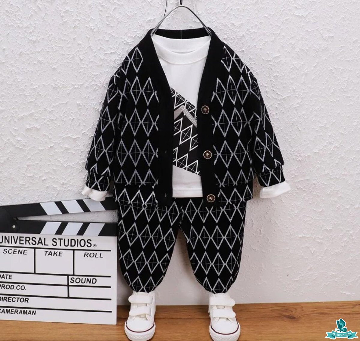 AprilraeC's tweet image. Both you and your baby boys will love this trendy plaid suit, perfect for fall 2022! Buy it now at aprilrae.com/products/baby-….
.
.
.
#BabyBoysClothes #AprilRae #ChildrensFashion #BoysFashion #BoysClothes #InfantClothes #BabyClothes #BabyShoes #ToddlerShoes