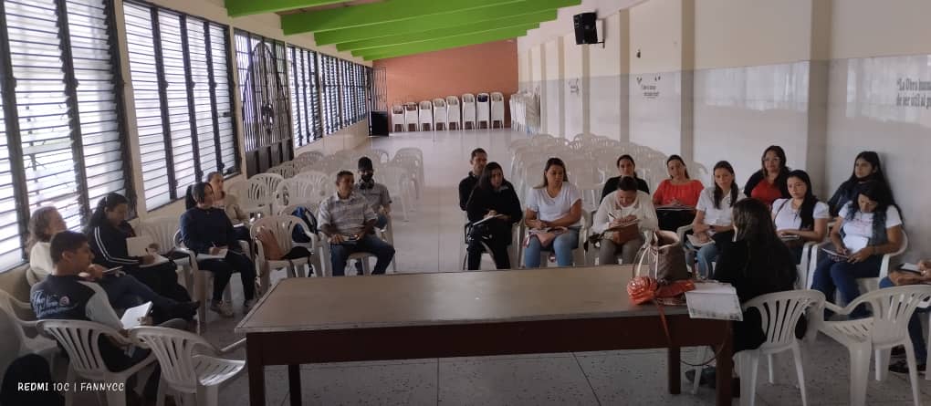 #29Sept|| 📝II Encuentro con los Enlaces Institucionales municipio #Jáuregui #Táchira, Dirigido por el Equipo Mpal de Formación Docente y Recursos para el Aprendizaje
.@MPPEDUCACION 
.<a href="/Danielcustodio3/">Daniel Custodio</a> 
.<a href="/Crazet2011/">Crazet2011</a> 
.@formacionzet 
.<a href="/supervisionZET1/">SupervisionZET</a> 
.@educ_jauregui
