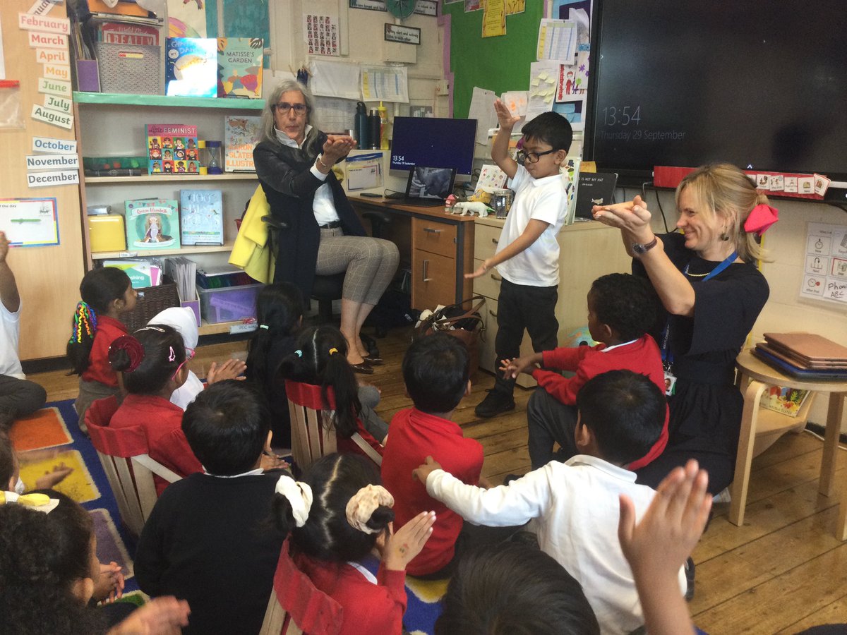 MayflowerSch's tweet photo. Today, as part of our deepening activity for writing, we welcomed scientist and conservationist Christine @lippainomad into our classroom. She told us lots about amazing animals and how to care for the environment. #Matisseclass https://t.co/dFZQtyuSof