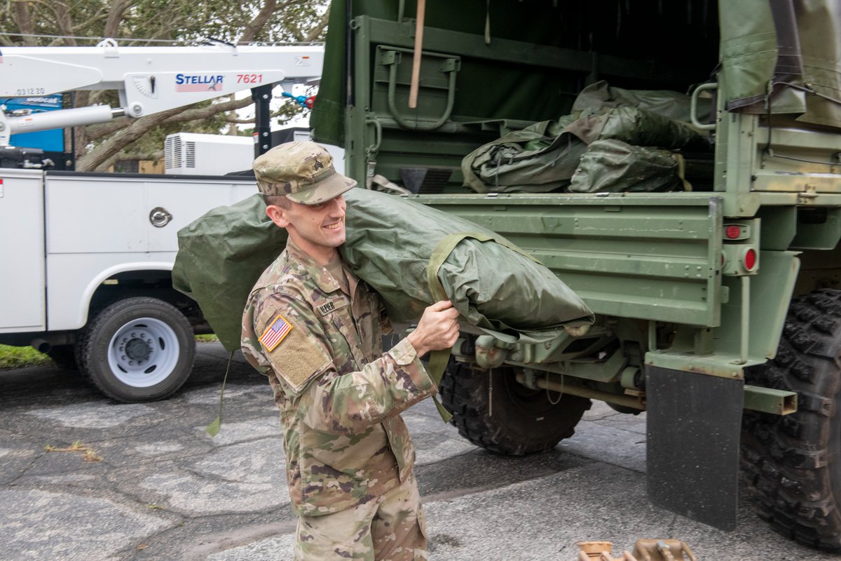 USNationalGuard's tweet photo. Today, more than 5,000 National Guard members from multiple states are helping communities devastated by Hurricane Ian. 

Learn more about the National Guard response: https://t.co/nQaYj1wYyJ #HurricaneIan https://t.co/kiCGqJrHlU
