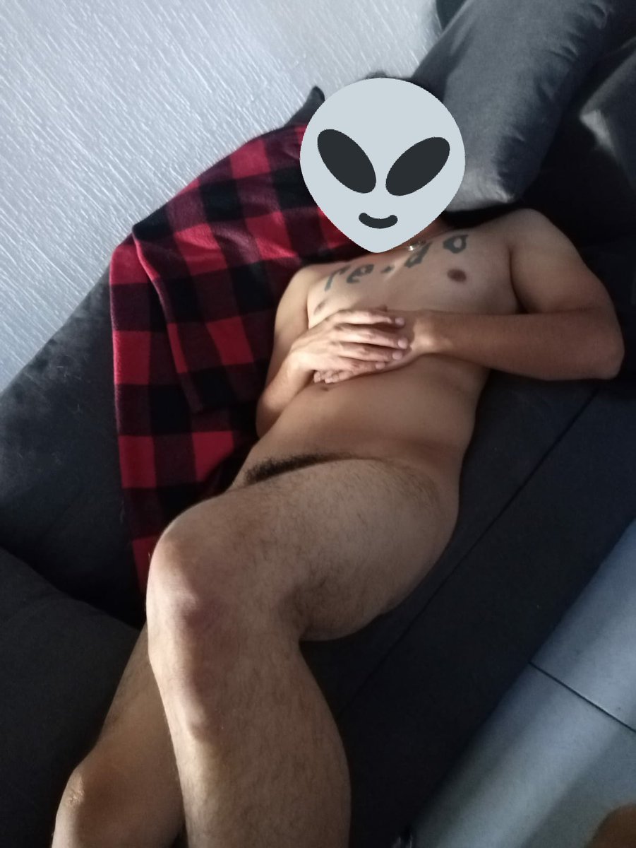 alien_gangboy's tweet photo. Creo que ya no podré dormir desnudo con el nuevo frente frío :') https://t.co/8DX1ItTjsj