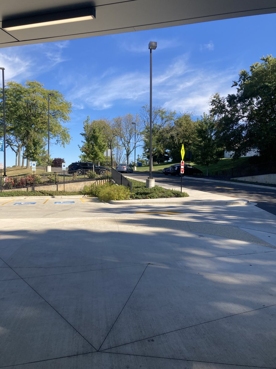 FahmeenaOdetta Moore tweet media