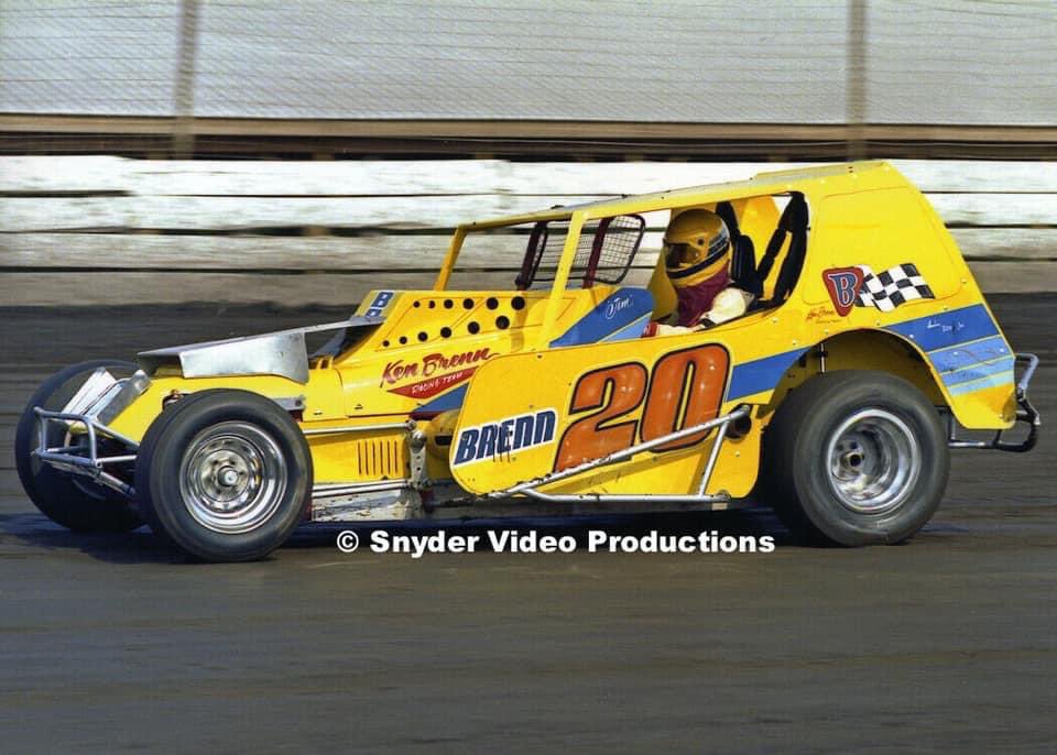 BadassModifeds's tweet photo. Jimmy Brenn 20 #dirtmodified #badassmodifieds #flemingtonspeedway #racing #oldschool #racecar 📷 Snyder Video Productions https://t.co/NdtlxMpPB0