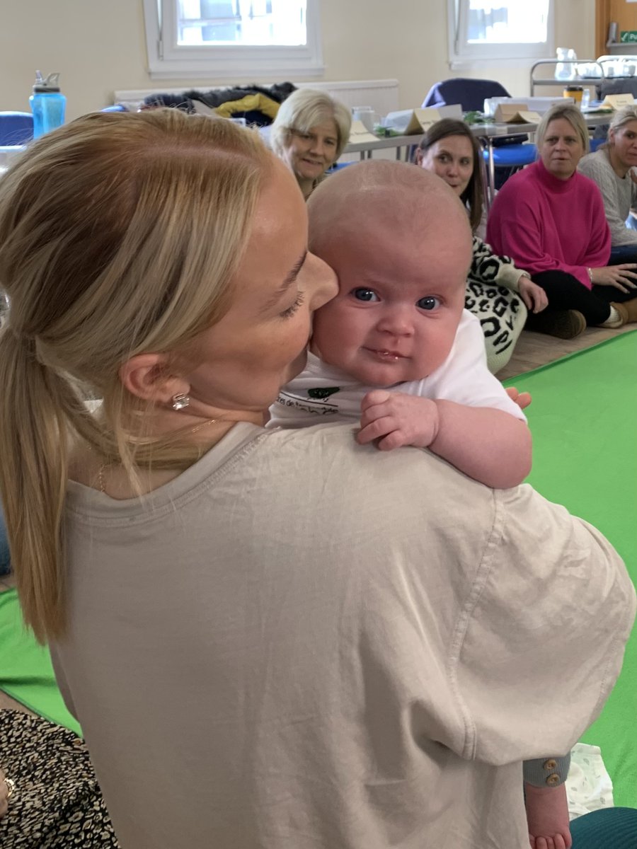RootsofEmpathy's tweet photo. Training season! Thanks Mum Sinead &amp; Baby Daisy for volunteering💚 They showed the deep attachment relationship when Daisy was tired &amp; sad. Mum repeatedly comforted her &amp; followed her lead. Instructor trainees experienced the magic of a family visit! #ThankfulThursday #Scotland https://t.co/xrdd0yGGLa