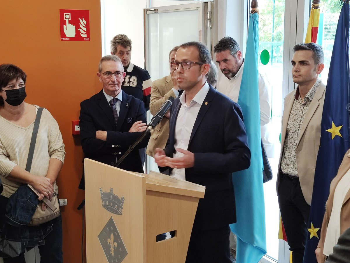 Dipta_cat's tweet photo. 👌"Un gran equipament per a la gent gran". El vicepresident i diputat del SAM de la #Dipta, @enricadell21, participa a la inauguració del Casal i Centre de dia de #laSecuita amb l'alcalde, Eudald Roca, les diputades Marta Blanch i @Silvipll1977 i representants de la @gencat . https://t.co/5vDATWcrd8