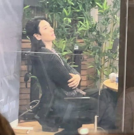 twofeb_'s tweet photo. 쳇 좀이따 깜짝 인사도 잇는데
해주지 말아부릴까보다 흥.. 
        O
            o
               o https://t.co/SmB9Zqs2Cc