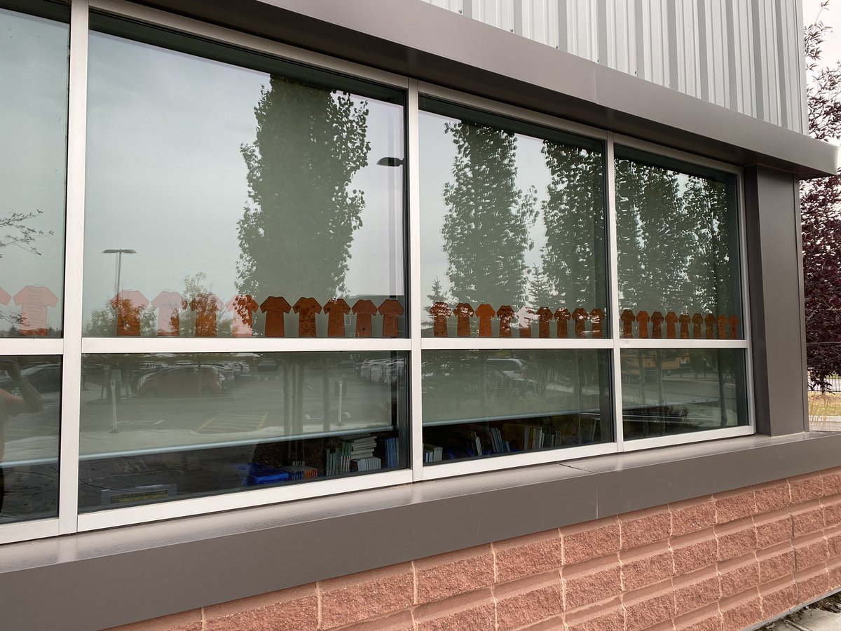 Love, love, love the way the school came together to create this visual for #OrangeShirtDay. Classes used the poem, I Lost my Talk by Rita Joe, as a foundation for conversations in the classroom 🧡🧡 #TruthAndReconciliation #rvsed <a href="/rvsed/">Rocky View Schools</a> <a href="/EastLakeRVS/">East Lake School</a>