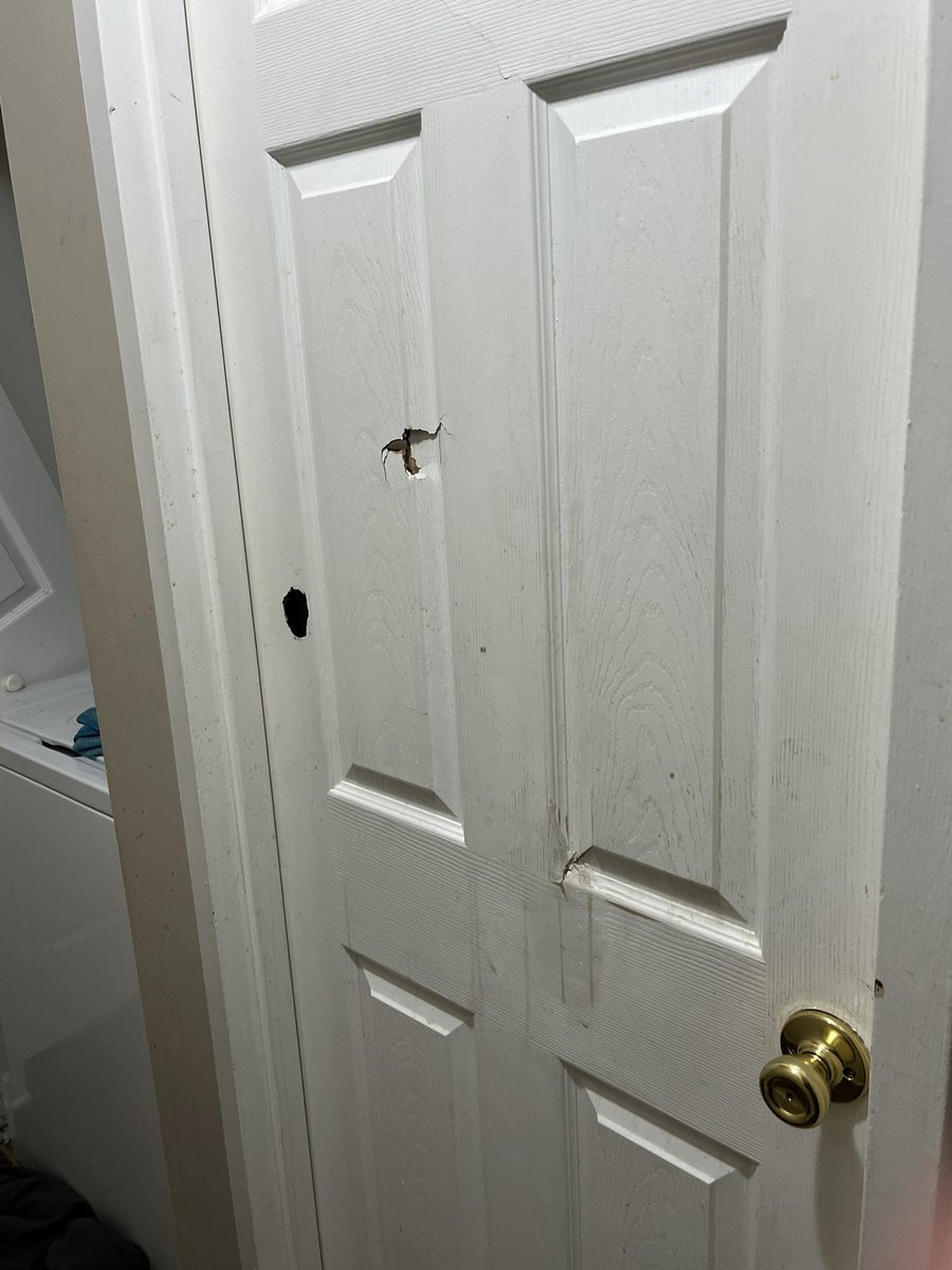 psychelock's tweet photo. tw abuse / medical / death

-
-
-

hahaha anyone wanna shoot me a couple bucks to fix my moms house up. 

i moved out a year n a half ago  lbc my brother is in and out of addiction recovery

but my mom is in the ICU rn and if she comes home i don’t want it to be to this. https://t.co/HS67U2PJI0