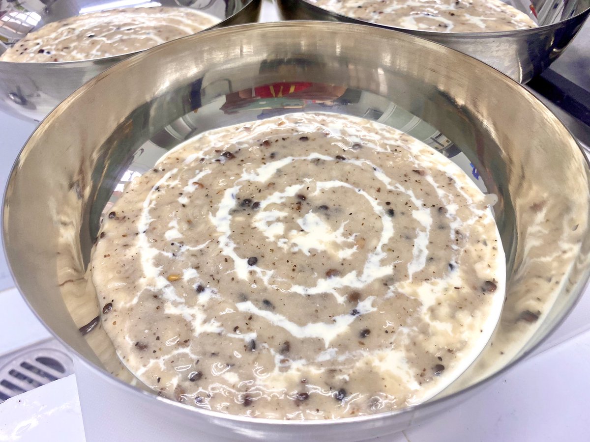 jonbugarin's tweet photo. This is one of my favorite snacks that my mother often cooks. This is sweet &amp; milky mung beans porridge or simply called GUINATAANG TOTONG. Just 5 ingredients &amp; simple procedures for this popular Pinoy #dessert or #snack. #foodgoal #foodtrip #foodie #food #foodlover #foodblogger https://t.co/L18qdXdUow