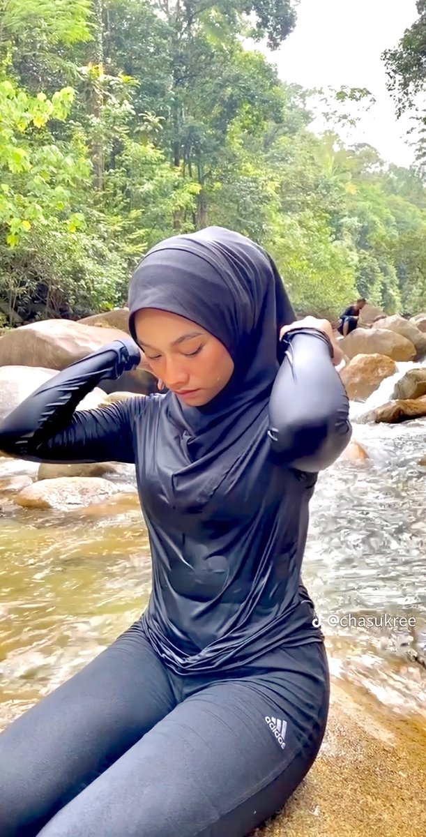 malaygurl tweet media