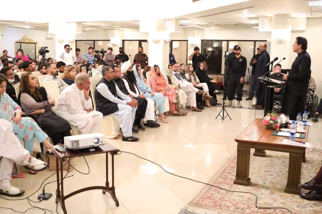 wing_region's tweet photo. Women Wing Islamabad Region Team Attended Seminar on Economy , Foreign Affairs , Human Rights &amp; Tourism at Punjab house . Chief guest H.E Imran Khan  , chairman PTI . https://t.co/ppQpWY1v9t