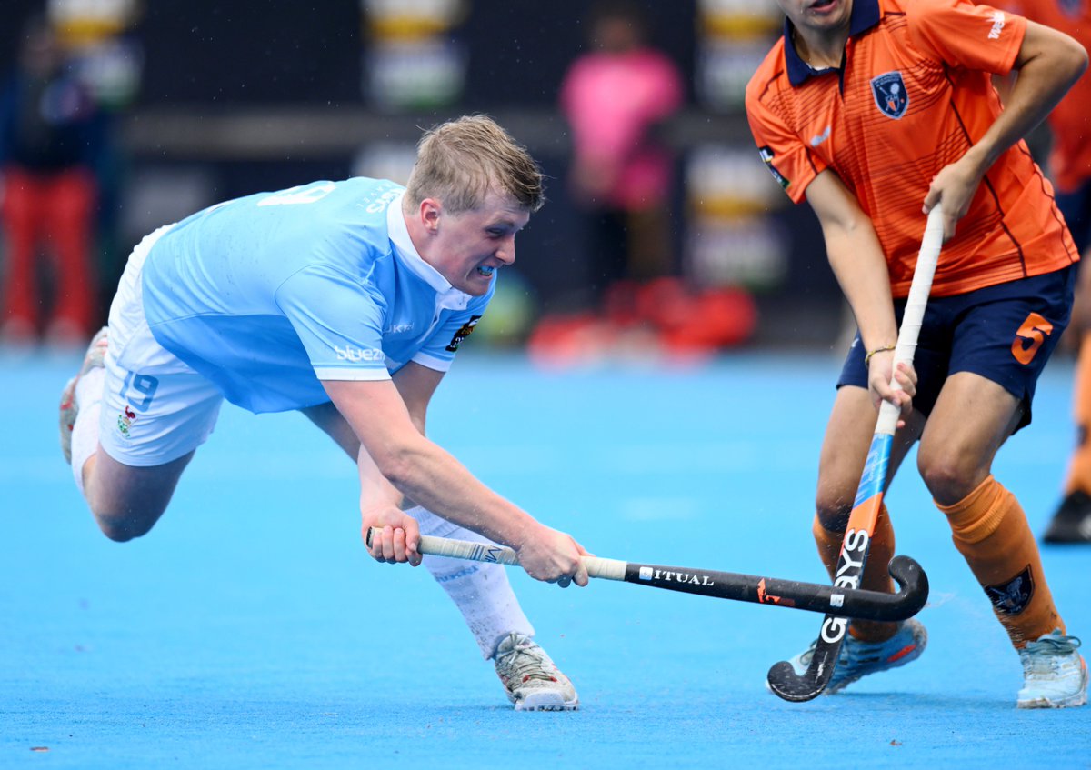 EHLHockeyTV's tweet photo. An outstanding first quarter from @lisnagarveyhc sees them through to the KO8 as they beat @CAMontrouge 4-0! #EHL https://t.co/FMrRRYMTT1