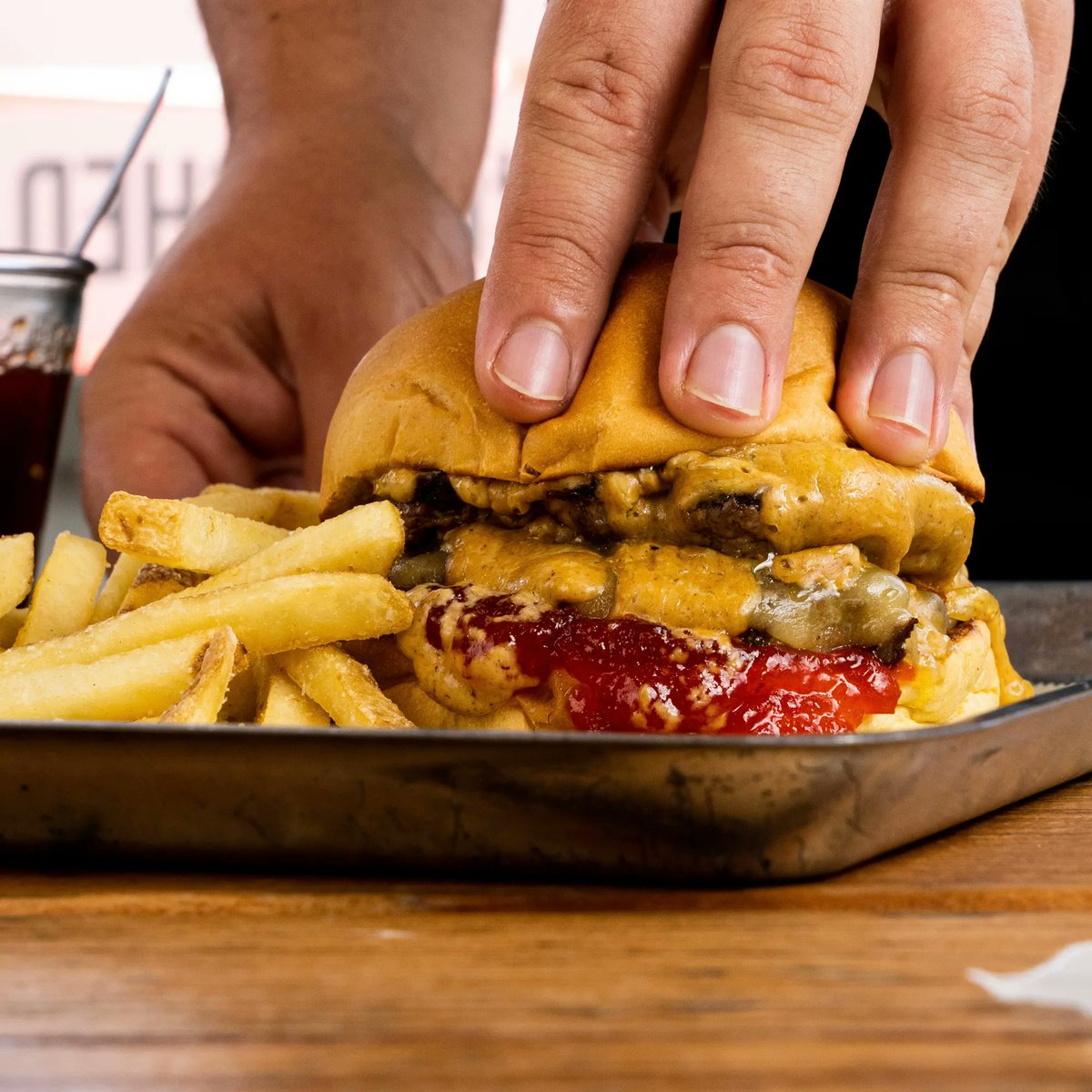 GOOD TIMES ⏰  Burgers, fries &amp; damn good vibes. What are you waiting for? 📞 or message. #cowshedburgers #burgersofinstagram #scarborough #northyorkshire #burgerporn #scarboroughfood #streetfood #burgerjoint #burgers