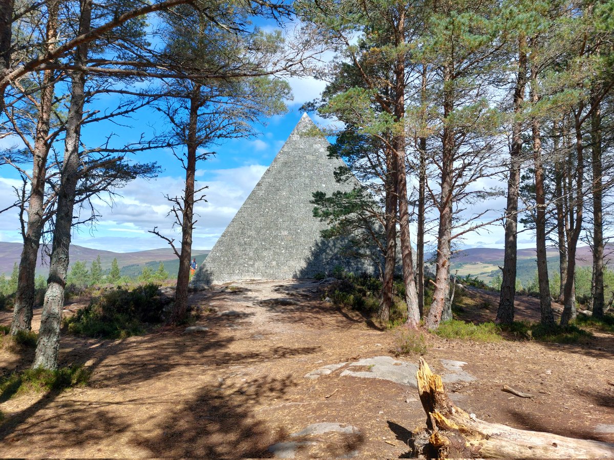 Hike1000miles's tweet photo. When the Egypt is too far, but you want to see the pyramids π
#getoffthechair #travel #discover #adventure #photography #landscape #pyramids #architecture #history #heritage #buildings #Balmoral #Scotland #gems #visitscotland #touristtreasures https://t.co/tSMFRupHrk