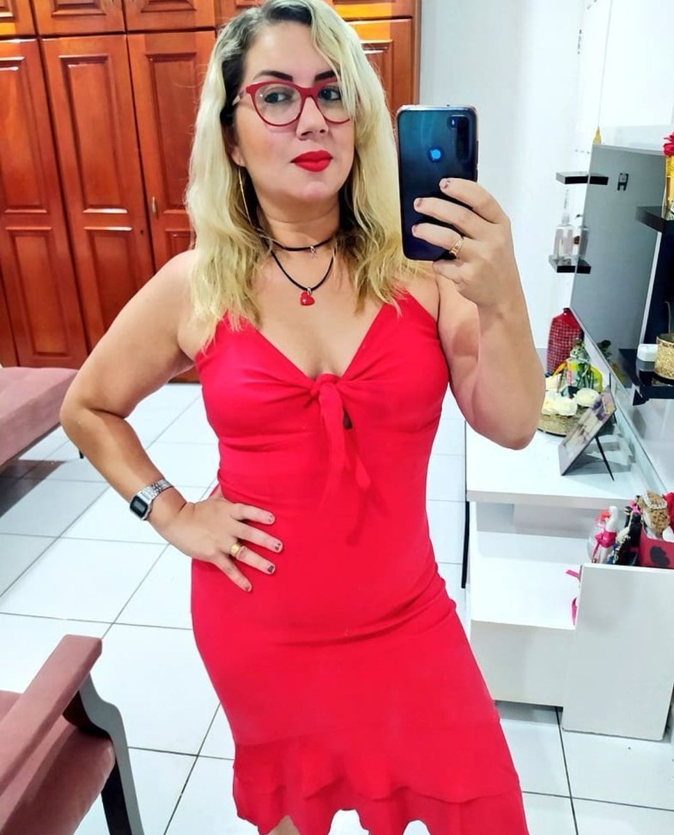 AliceValena's tweet photo. Hoje é dia de #tbt e lembrando aqui como vermelho é a minha cor favorita! ❤️ Amo demais! ⭐️ #bomdia #vemdomingo #vermelho #amovermelho #fazumL #chegadomingo #ovotoésecreto ❤️❣️😻 https://t.co/k7G8KooYTc