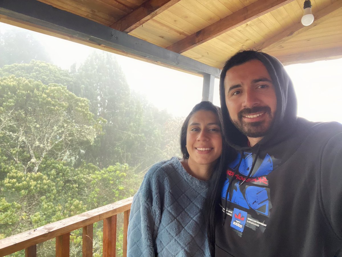 Sebasav_'s tweet photo. Y qué tal si hacemos una casita en las nubes @NataliaPerazaS2 https://t.co/nKL3GHmZ3b