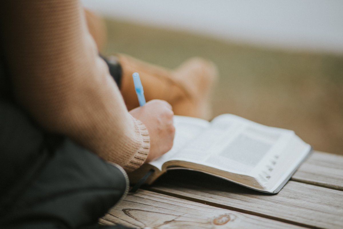 KnowingJesusMin's tweet photo. Each of our daily devotions are written by Pastor Erik, and they're a great way to start your morning in the Word. Sign up to receive them emailed to you daily! 
https://t.co/lEenNe20ru https://t.co/locsgmxYmU