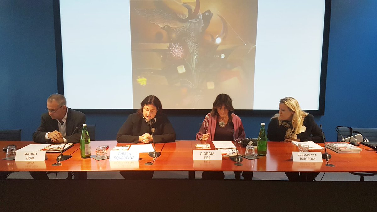 visitmuve_it's tweet photo. #KandinskyAvanguardie
📌In corso la presentazione della mostra

🎙️Con Giorgia Pea Presidente Commissione Cultura @comunevenezia, Chiara Squarcina Dirigente Area Attività Museali MUVE, Elisabetta Barisoni Curatrice e Responsabile Ca' Pesaro e Mauro Bon Responsabile MUVE education https://t.co/bz2mbrKSIf