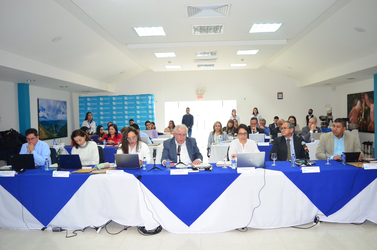 El Dr. Álvaro Campo Cabal  coordinador de pares académicos socializa el equipo de seis pares que nos acompañan hoy en el campus Bucaramanga. 
<a href="/UCooperativaBga/">@UCooperativaBga</a>
#AcreditarNosMueve