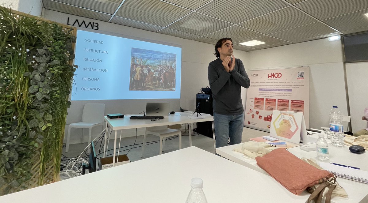 #LuisOceja <a href="/UAM_Madrid/">UAM Autónoma Madrid</a> 
Experimentar, observar, medir, reajustar las intervenciones de cambio de comportamiento ayudándonos de la ciencia y sus metodologías.
Resolver problemas conociendo como operan las motivaciones 
#nudging #políticasconductuales <a href="/laaab_es/">Laboratorio de Aragón [Gobierno] Abierto ▪︎ LAAAB</a> <a href="/uimp_pirineos/">UIMP Pirineos</a>