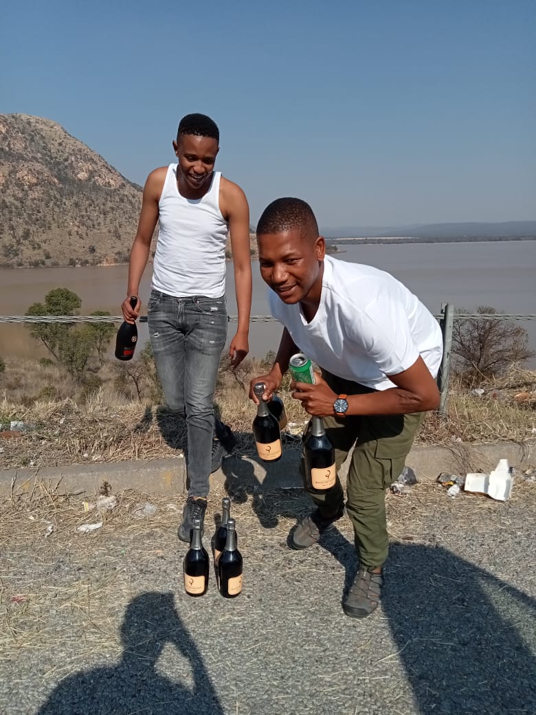 BraPopsS's tweet photo. Throwing it back to my naughty days 🍾
#Rusternburg https://t.co/RXSiLINFbO