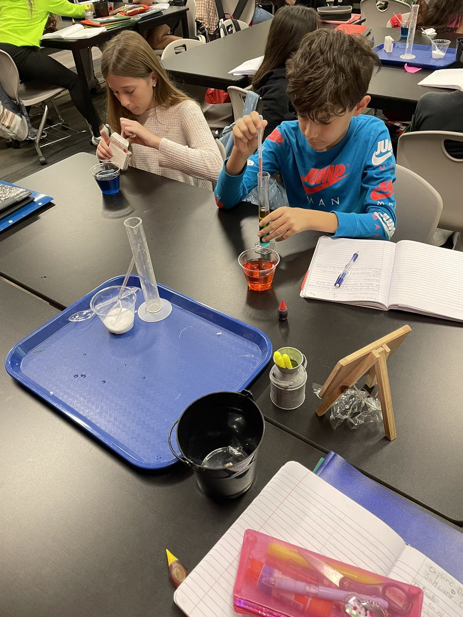 njs6209's tweet photo. Exploring density!#clarkconnects https://t.co/EHTvpR1wMw