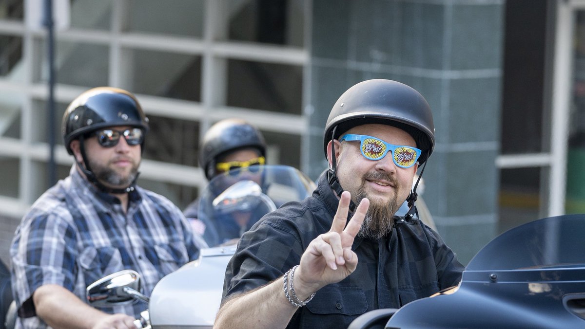 ICYMI: The parade for Homecoming on the Hill was a BLASTTTTT. 💙🚘🐾👸🇺🇸🌎🚕 #AllRoadsLeadToTheHill