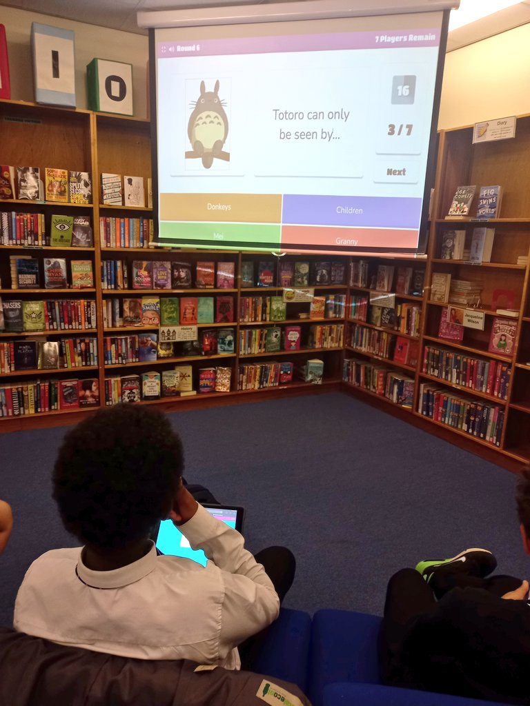 St Mungo's Academy library tweet media