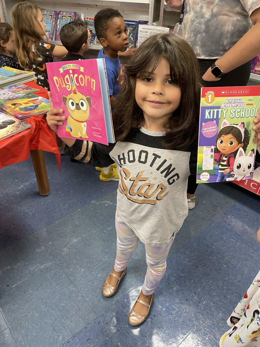 This week went to the book fair! Also we had some fun doing gross motor outside. OH and working out a gear course in our discovery center :) #gioguppies #thomassharp #sharpsharks #preschoolpenguins