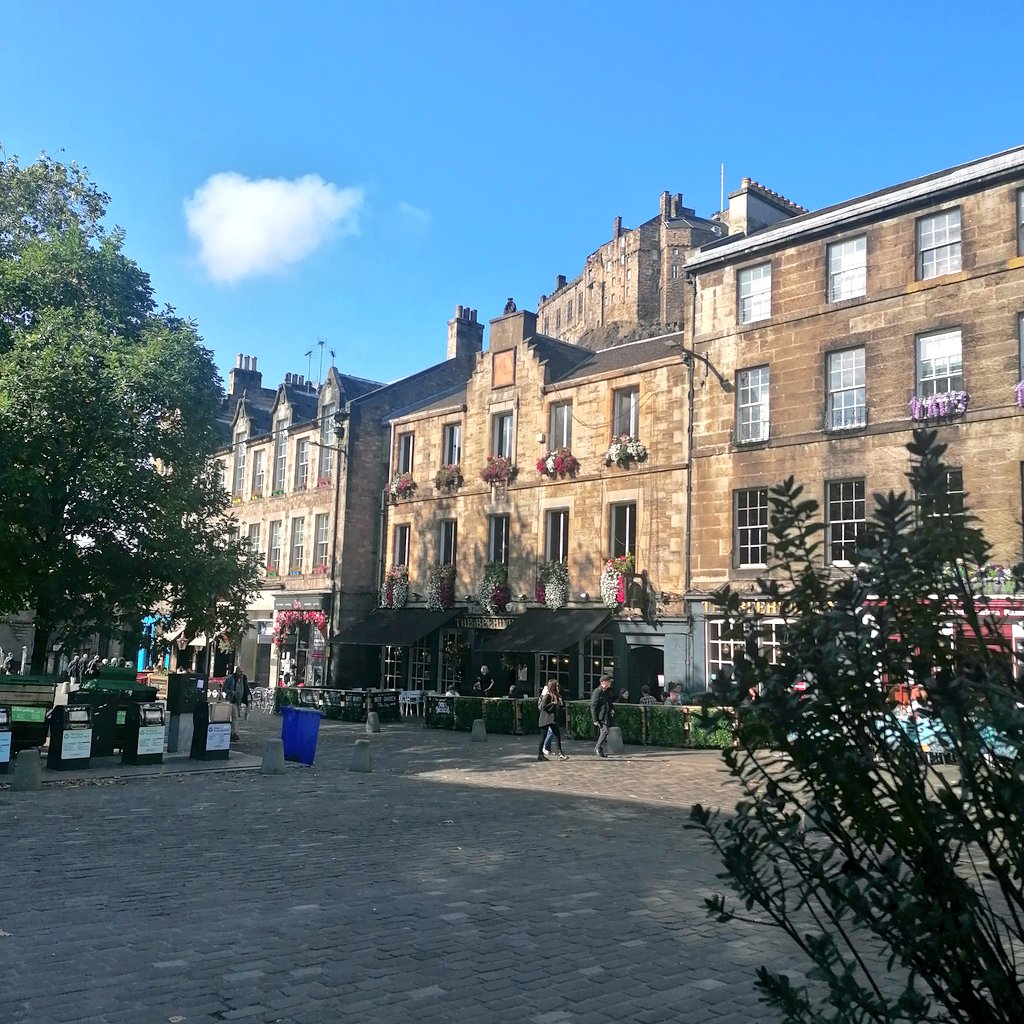 JessEast94's tweet photo. Quite a fan of my new lunchtime walking route (whilst it's still warm and the sun is shining anyway...) 🏴󠁧󠁢󠁳󠁣󠁴󠁿 https://t.co/GX8EEEjDSC