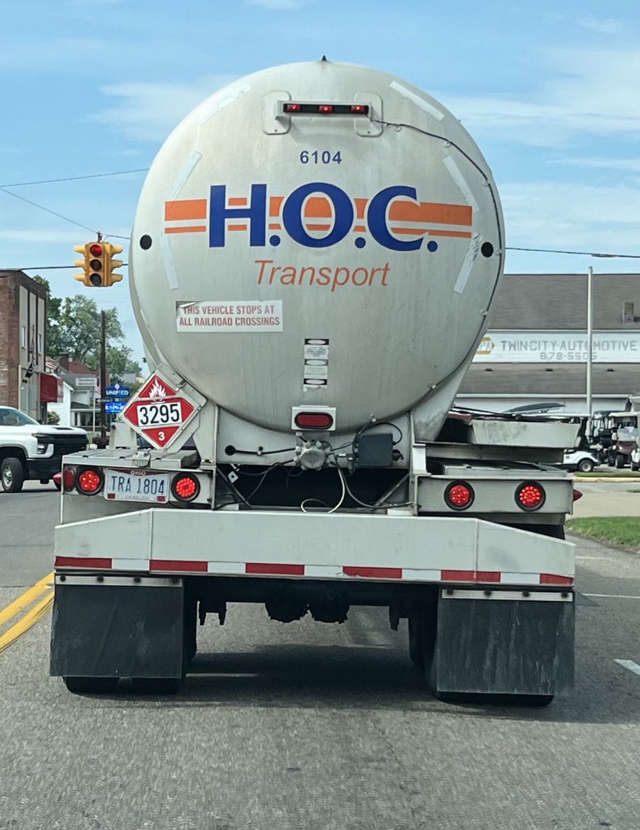 mattpatrickshow's tweet photo. @HOC_STUDIOS Awww what a great pic! 😍I thought of you the other day when I was driving and saw this!!!!……🤗 https://t.co/C3UQe7N0Fx